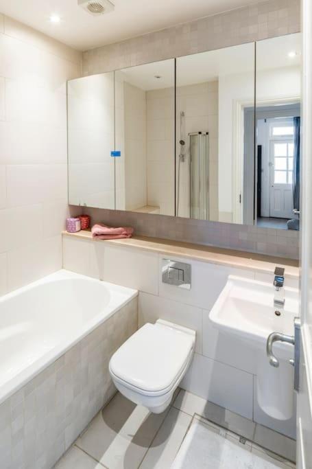 Superior 5* Kensington, London Flat + Free Wi-Fi Apartment Екстериор снимка