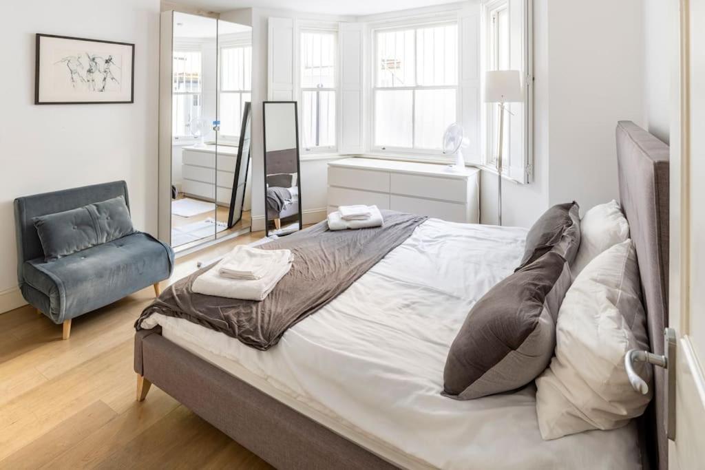 Superior 5* Kensington, London Flat + Free Wi-Fi Apartment Екстериор снимка