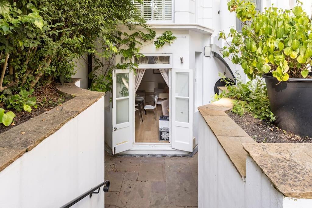 Superior 5* Kensington, London Flat + Free Wi-Fi Apartment Екстериор снимка